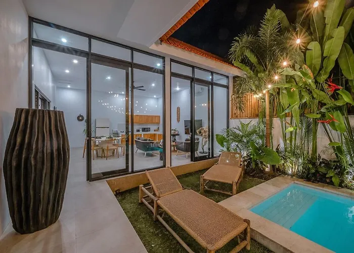 Dan - Tropical & Modern 3br - *