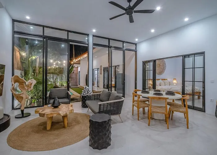 Dan - Tropical & Modern 3br -