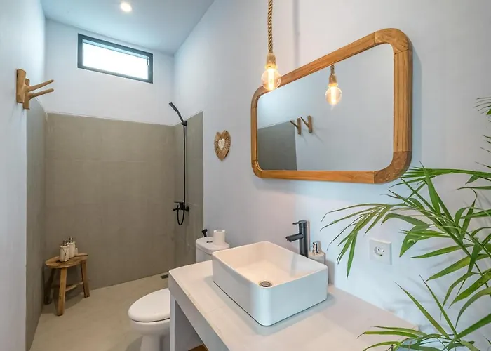 Dan - Tropical & Modern 3br - *
