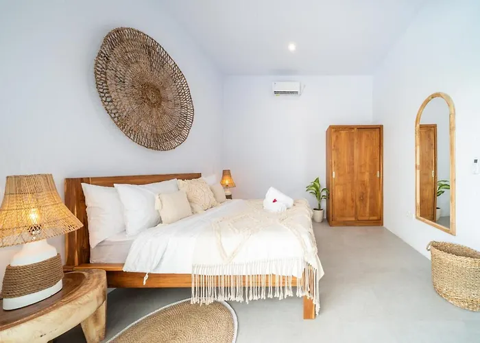Dan - Tropical & Modern 3br - Canggu (Bali)