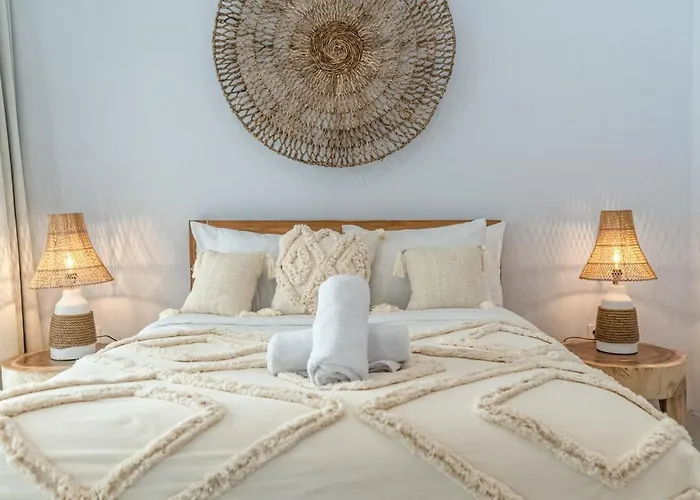 Dan - Tropical & Modern 3br - Canggu (Bali)